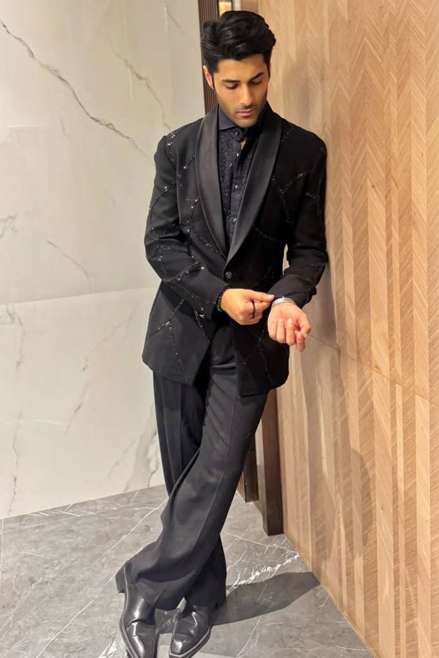 Tusharr Khanna – Black Starry Shawl-Lapel Tuxedo